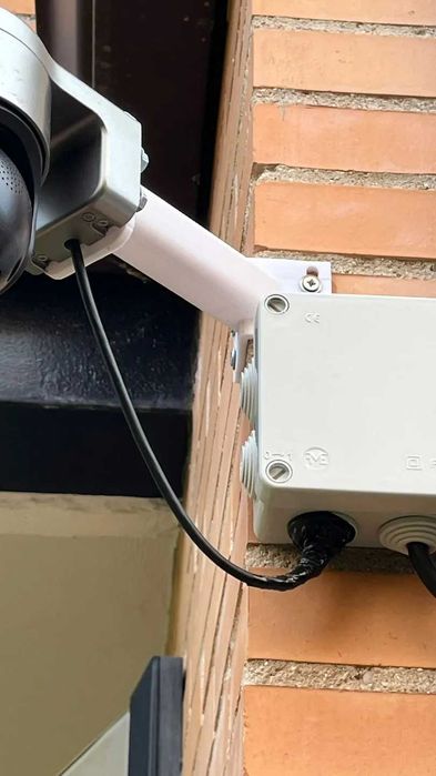 Suport pe colț pentru camere Tapo TC40 C500 / suport universal cam