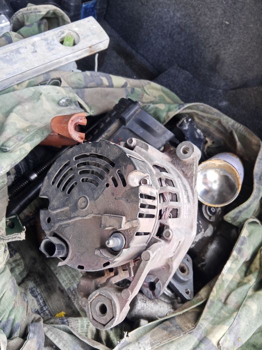 Генератор от Ауди а6с5 обём 1.8