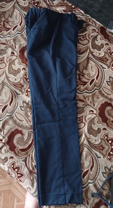 Продам школьный костюм