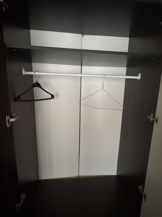 Гардероб със скрин