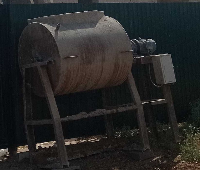 Миксер большой 0,8 куб