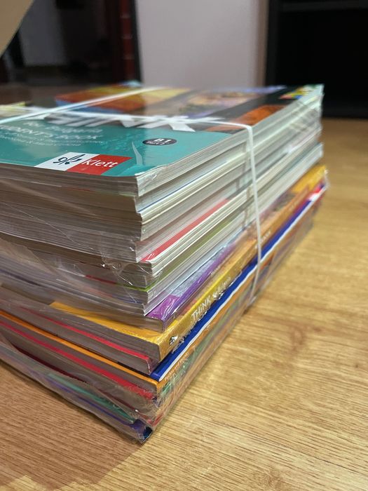 Нов комплект учебници и тетрадки Think English in Mind 8-12 клас A-1