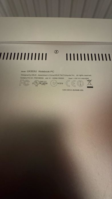 Laptop ultra-subțire ASUS UX-303UA cu Intel 5 gen 6