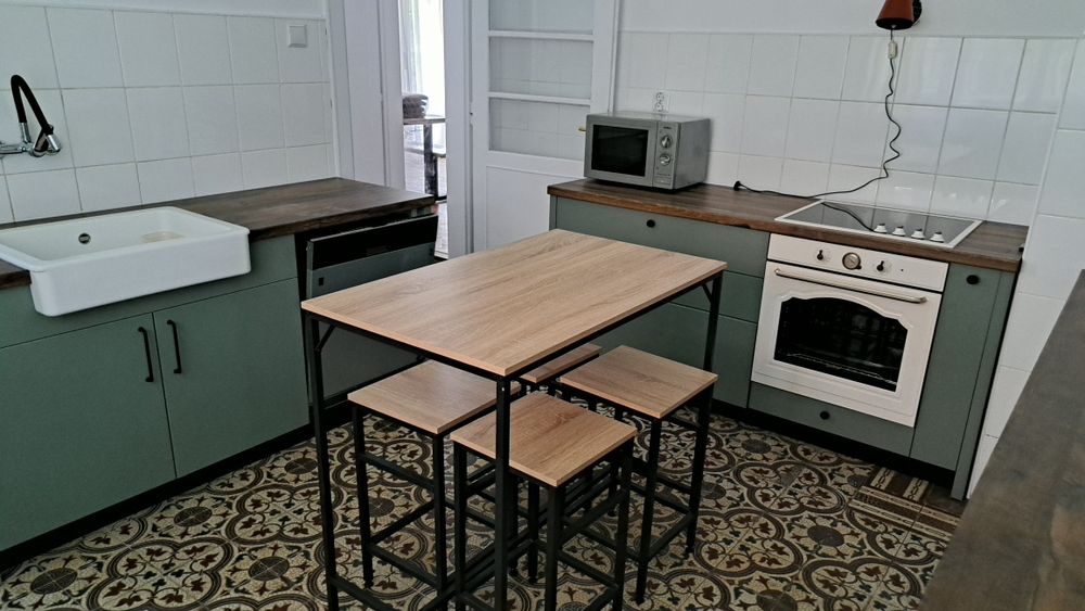 De inchiriat casă ultracentrală Arad la 50 m de Blv Revolutiei ,4 camere + demisol