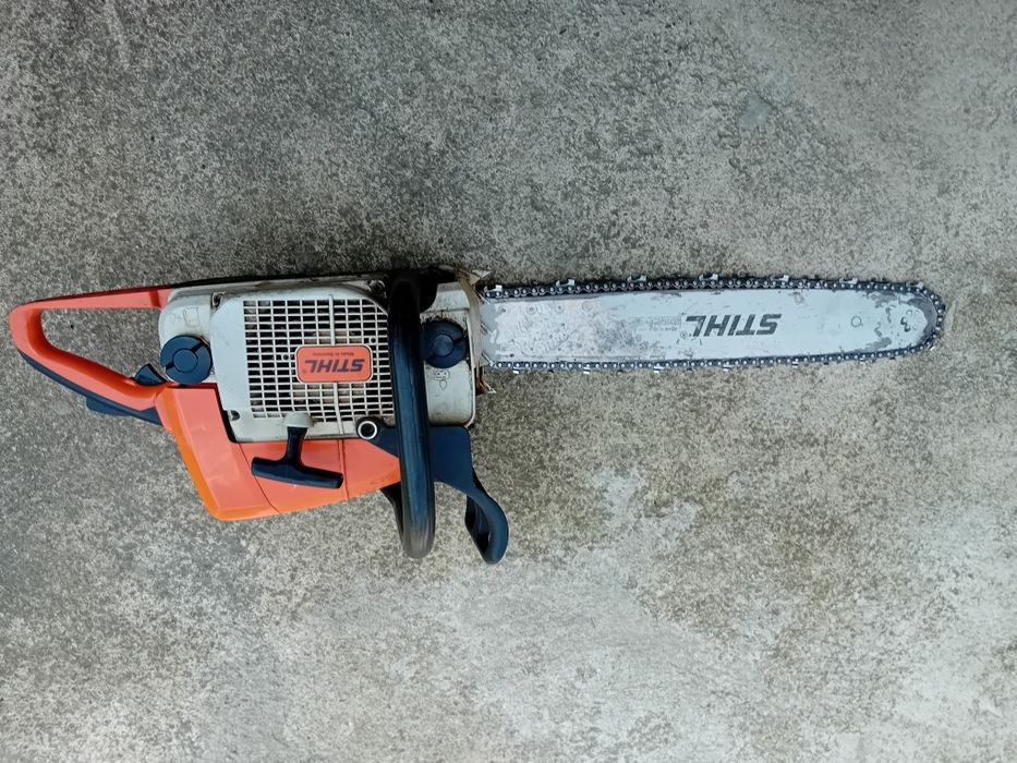 Vând drujbă știl.038 este ca și nouă.A fost folosită  pentru debitat.