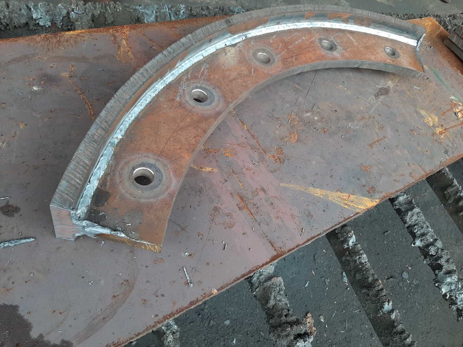 Executie/reparatie funduri si laterale malaxor cu table HARDOX 450/500