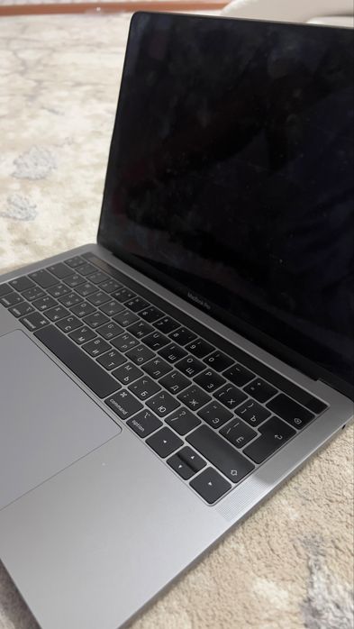 Macbook Pro 13 дюймов 2019 года
