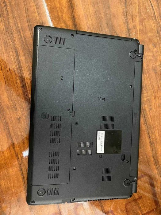 Acer noutbuki sotiladi 900 000 so'm