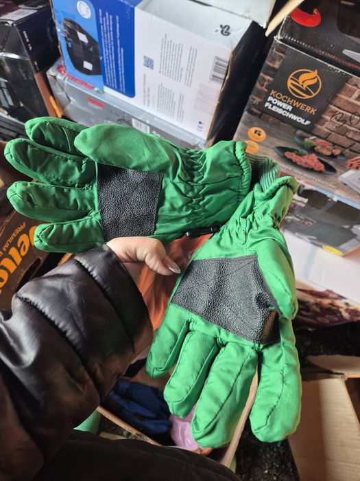 Manusi Disney ben 10 noi imp germania de copii