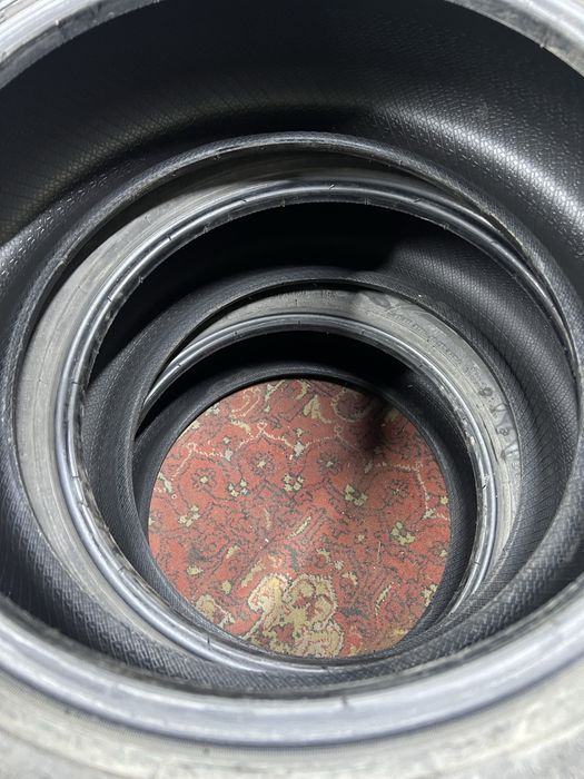 Продам резину 215/55 R17