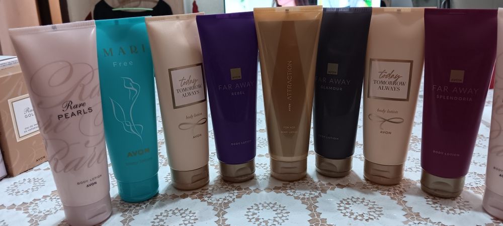 Дамски парфюми на цени от 18 лв. Вземи в компект с лосион или крем