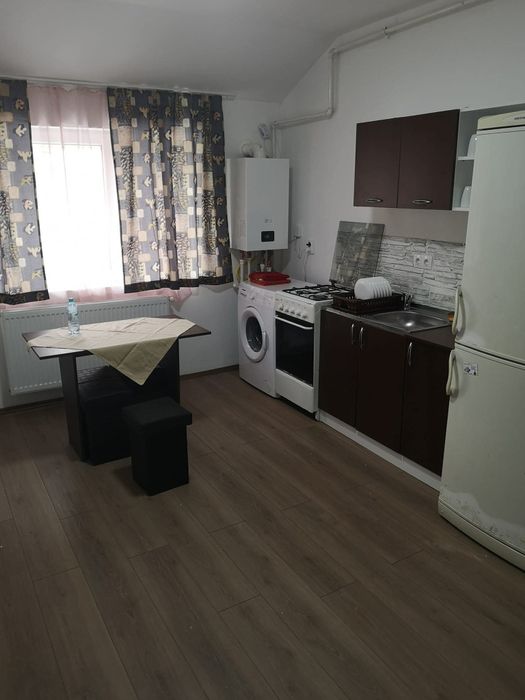 Închiriez apartament 2 camere str Romana Bistrita