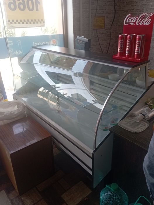 Витрина холодильник