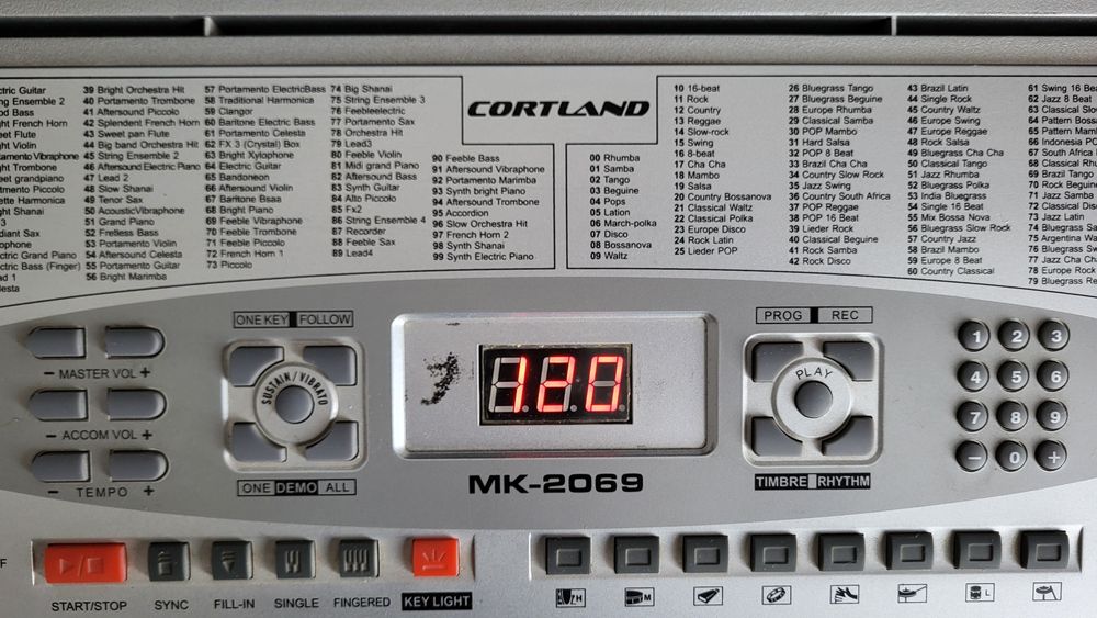 Синтезатор CORTLAND