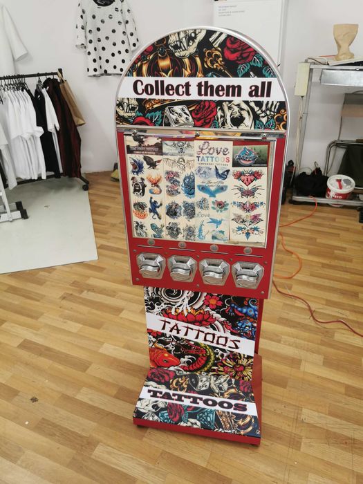 Фолио за вендинг автомати Хладилни витрини и други Цялостно облепяне