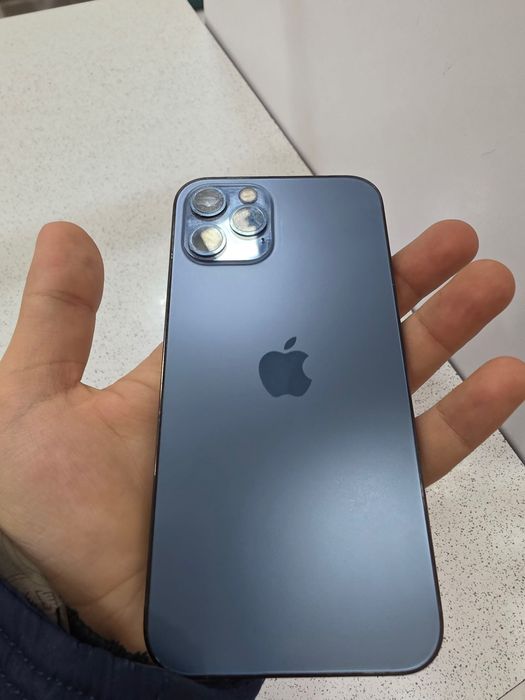 Срочно продаётся iPhone 12 Pro