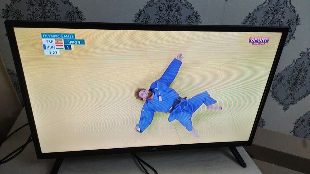 Televizor smart Artel