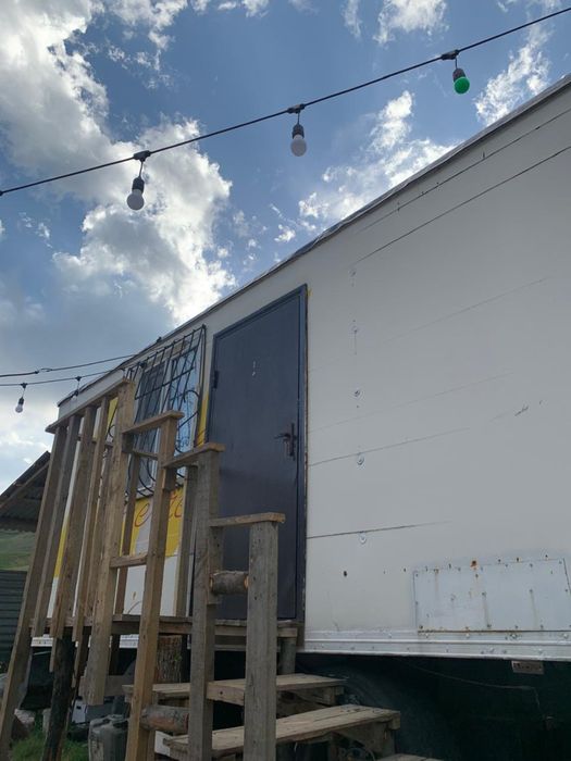 Вагон  3 бөлмелі жеке жеке жылыланган