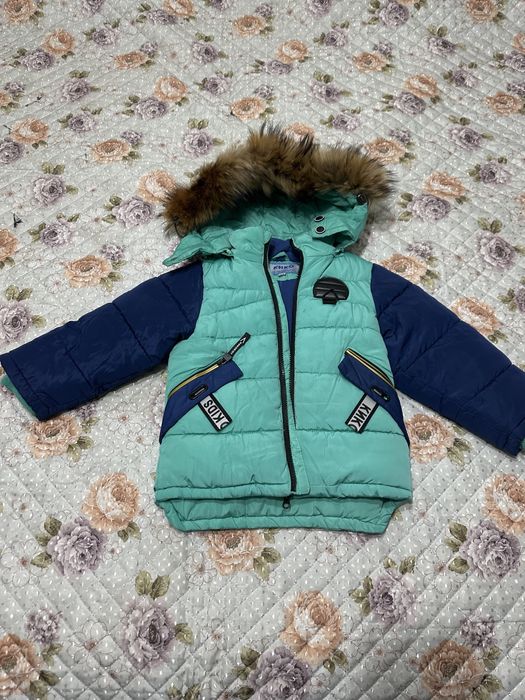 Продам детскую куртку