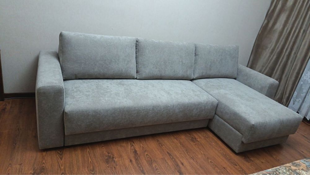 диван большой,новый