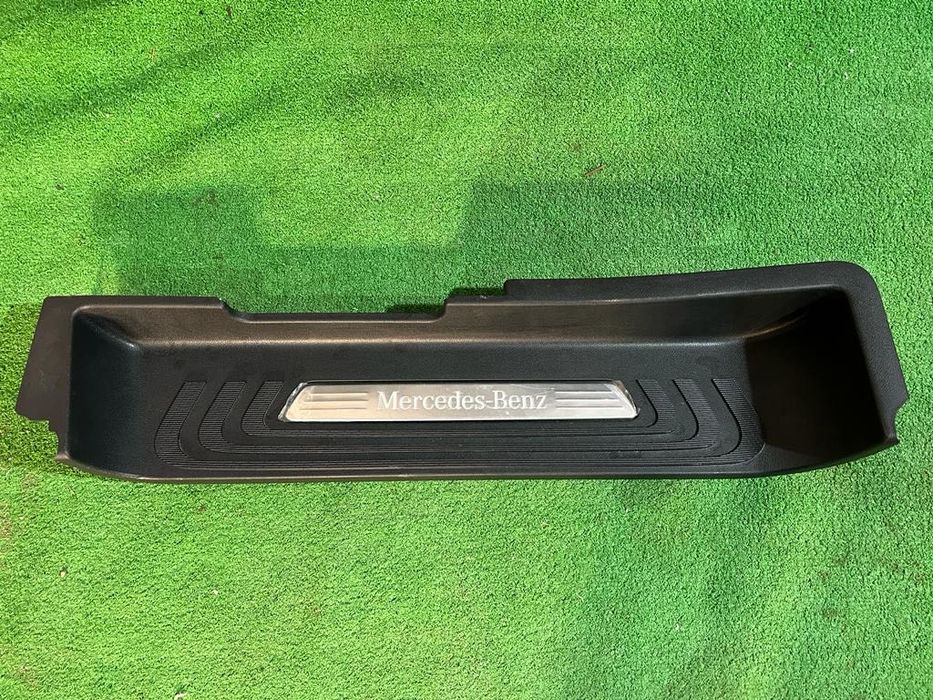 Mercedes V-Class W447 Treapta scara dreapta fata.