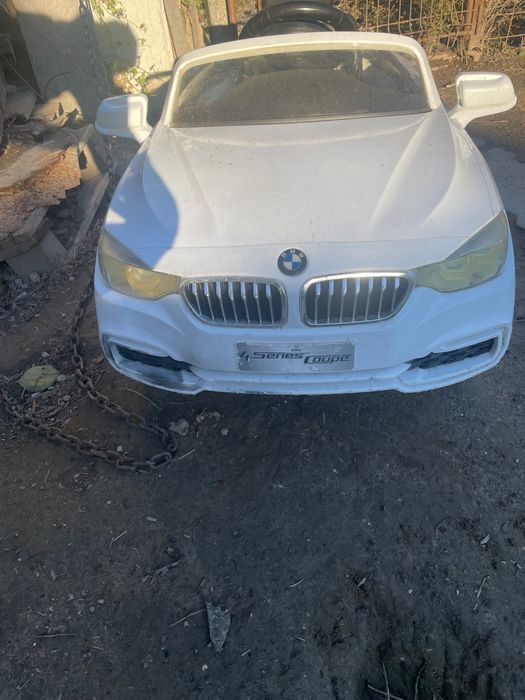Mașinuța electrică Bmv