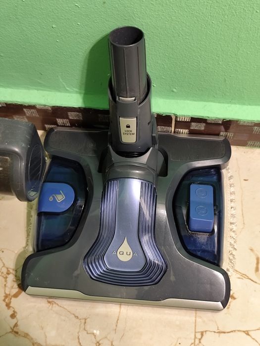 Vând aspirator Rowenta x force flex