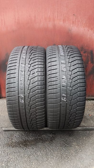 2бр. зимни гуми 235/40/19 Hankook 
dot2023