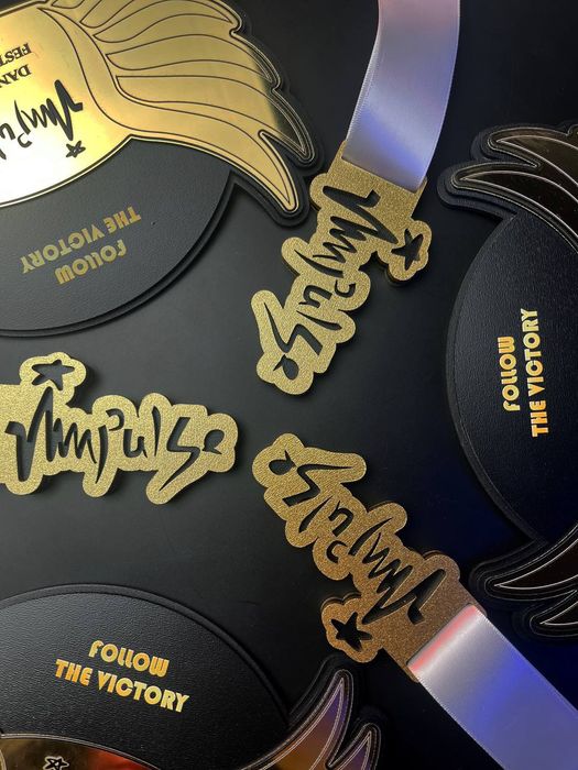 Медали , Кубки , Статуэтки , UFC Ремни , Футляры , Медальницы