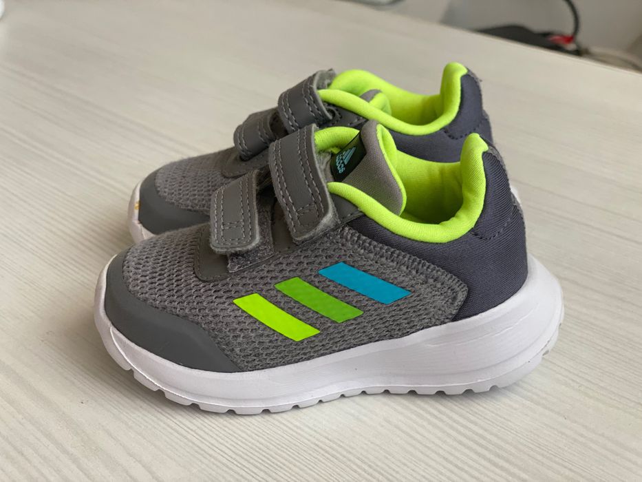 Маратонки адидас 20 номер