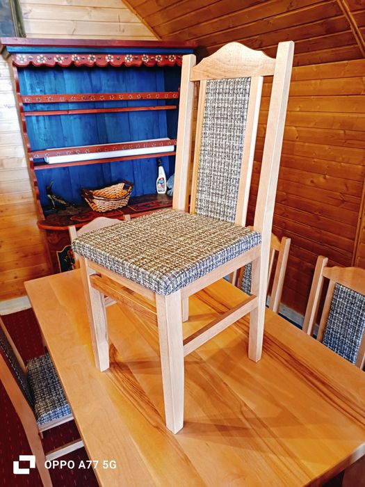 Scaune și mese din lemn masiv de la producator