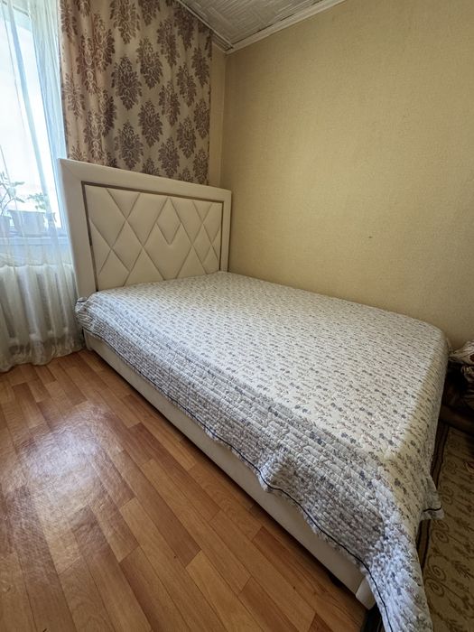 Двухспальная кровать