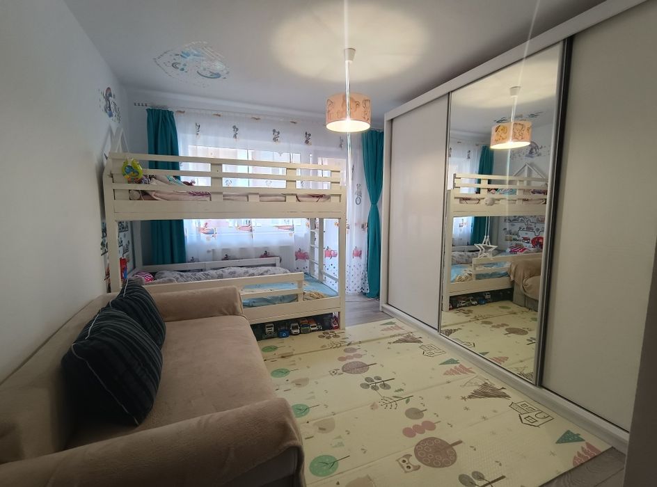 Apartament 46 m2 cu 2 camere si balcon+garaj 18 m2