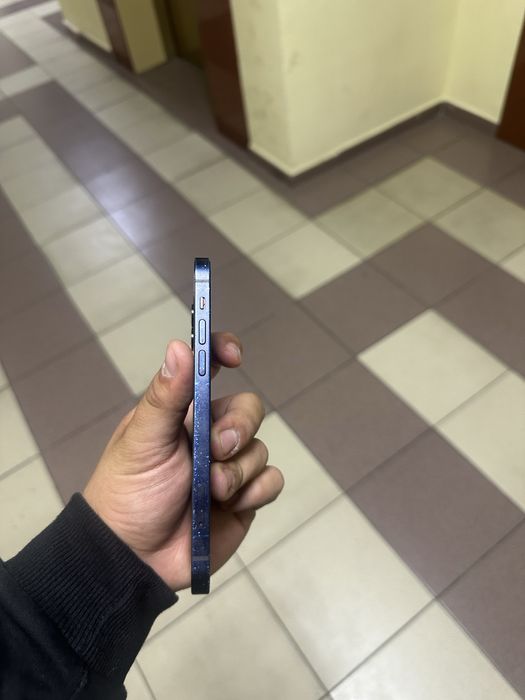 iPhone 12 128gb.