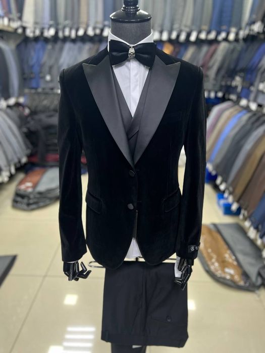 Prakat kostyum smoking