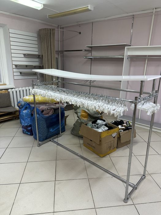 Продам стойку для одежды