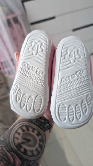 Бебешки обувки 19 и 16 номер Чисто Нови