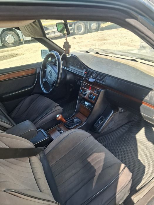 Продам Мерседес 124 М111