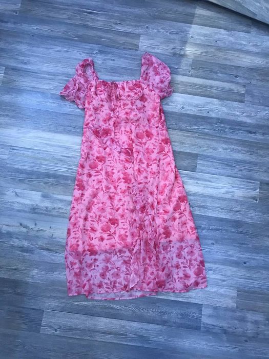 Новое платье с этикеткой