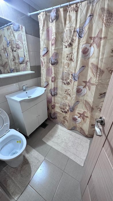 Ofer casa spre inchiriere