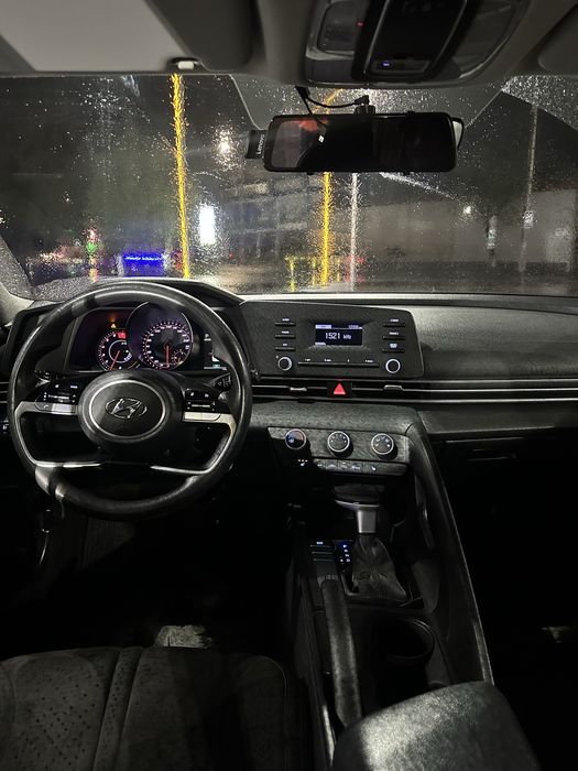 Hyundai Elantra 2021 yil kraskasi toza