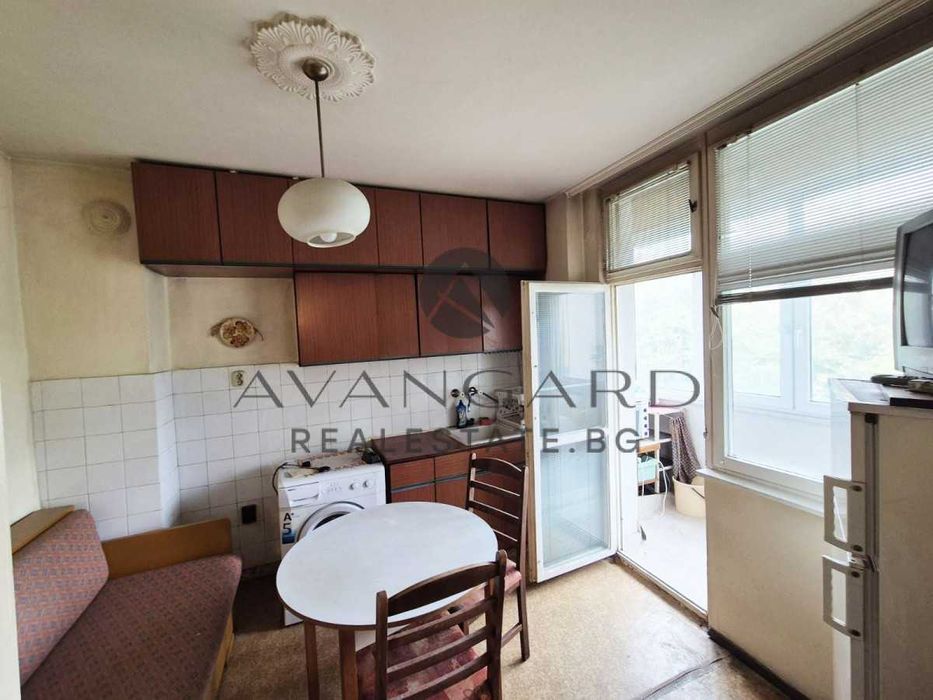 Продава се Тристаен апартамент в Пловдив, Кючук Париж - 100 кв.м за 1306 €/кв.м - Снимка #2