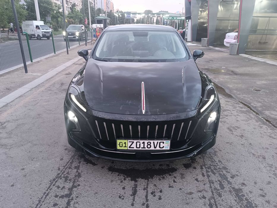 Продам свою машину HONGQI EQM5