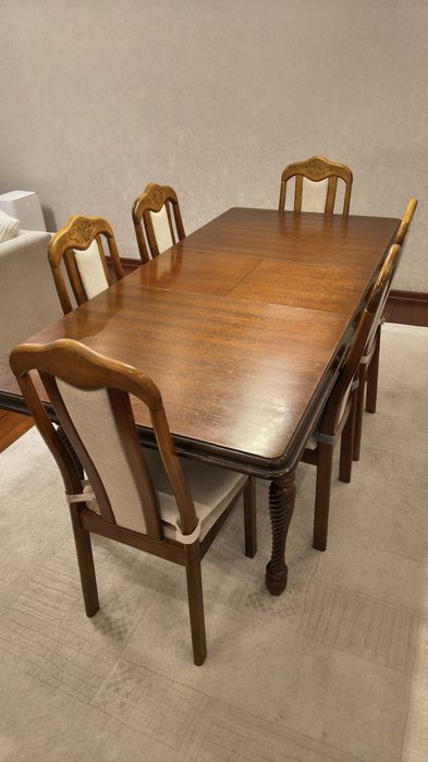 Стол обеденный со стульями