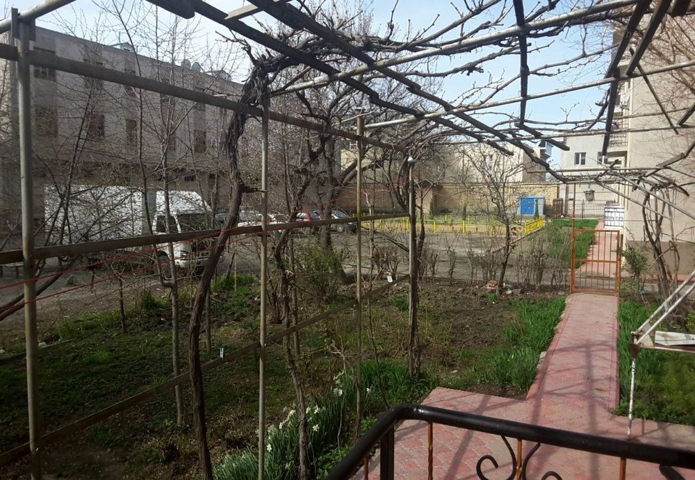 Продается четырех комнатная квартира