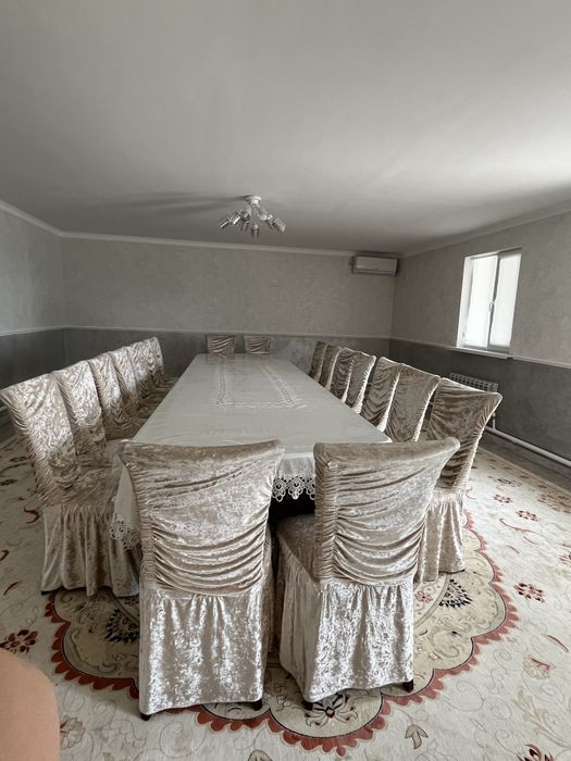 Продается стол и стулья 16 шт с чехлами