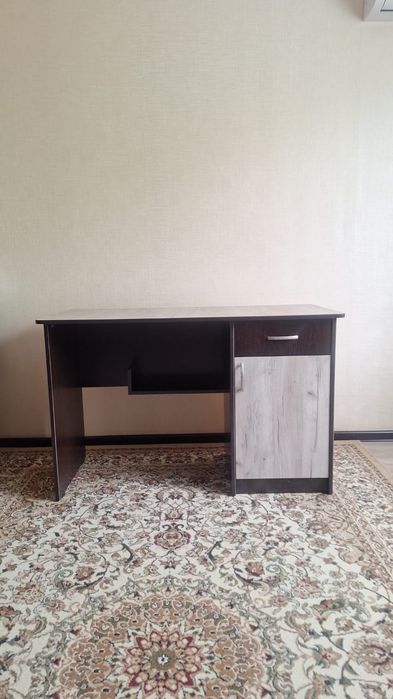 Продам письменный стол