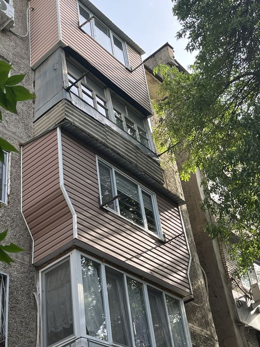 Обшивка  балкона