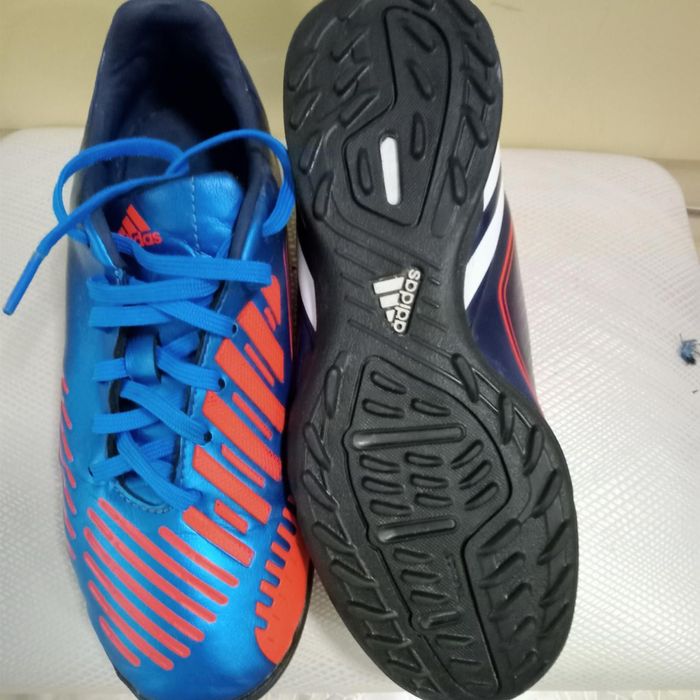 Продам кроссовки адидас