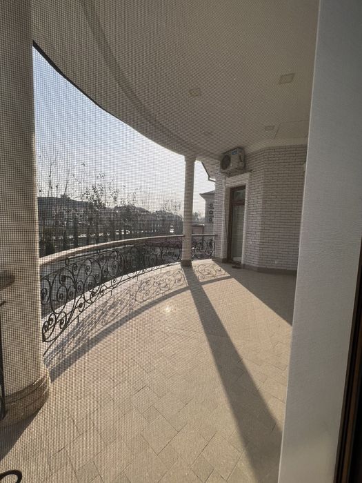 Сдаётся в Аренду шикарный особняк в центре города